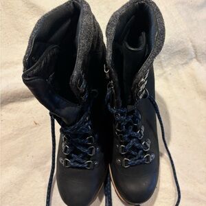 Sorel Black Lace Up Boots with Blue Accents